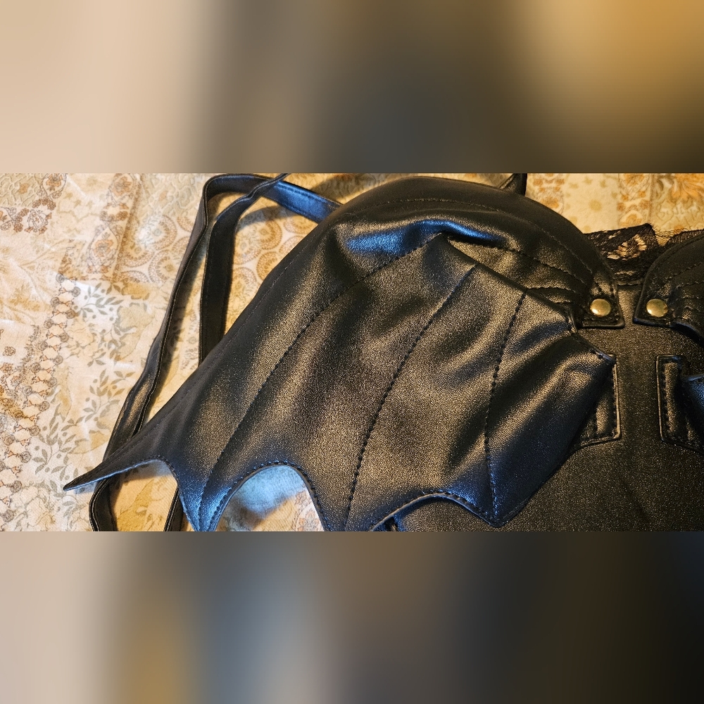 AZA - Heart Shape Backpack With Key Chain - Picture 4 of 5
